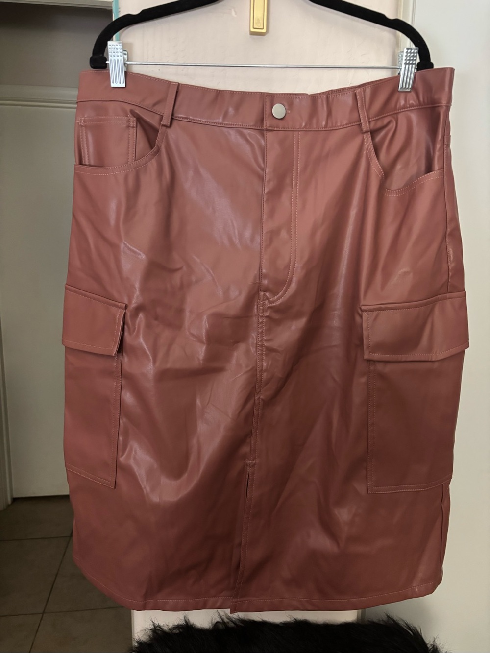 NWT Baevely Faux Leather Cargo Midi Skirt in Dusty Rose, back slit, Size 2X